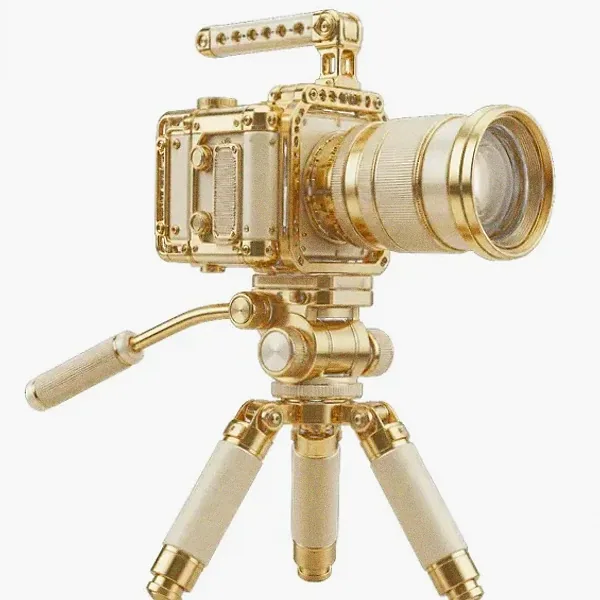 Camera on tripod — Amonbet